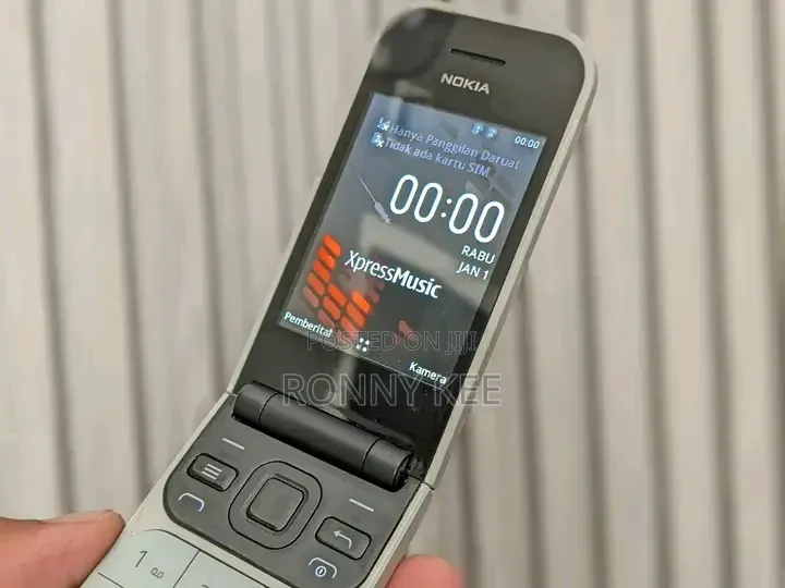 New Nokia 2720 Flip 512 GB White