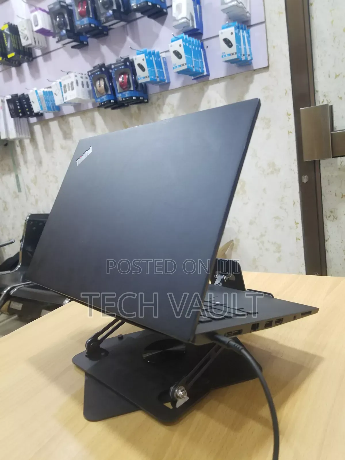 New Laptop Lenovo ThinkPad T480s 8GB Intel Core i5 SSD 256GB