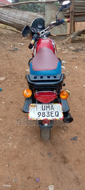 Bajaj Boxer 125 2025 Red