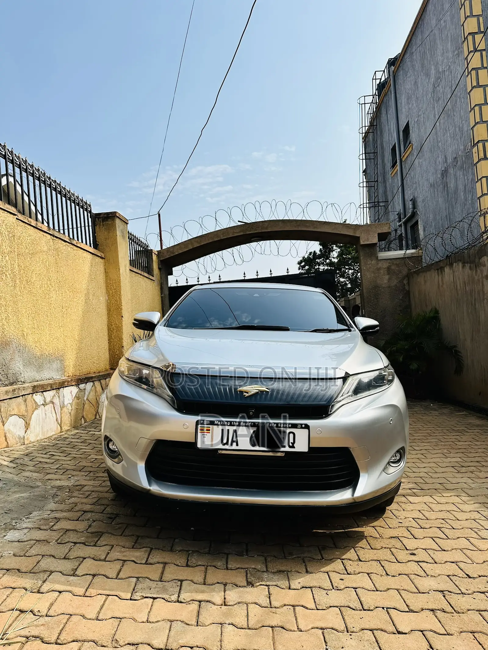 Toyota Harrier 2.0 2014 Silver