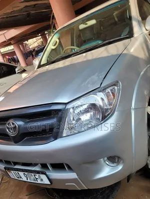 Toyota Hilux 2012 Silver