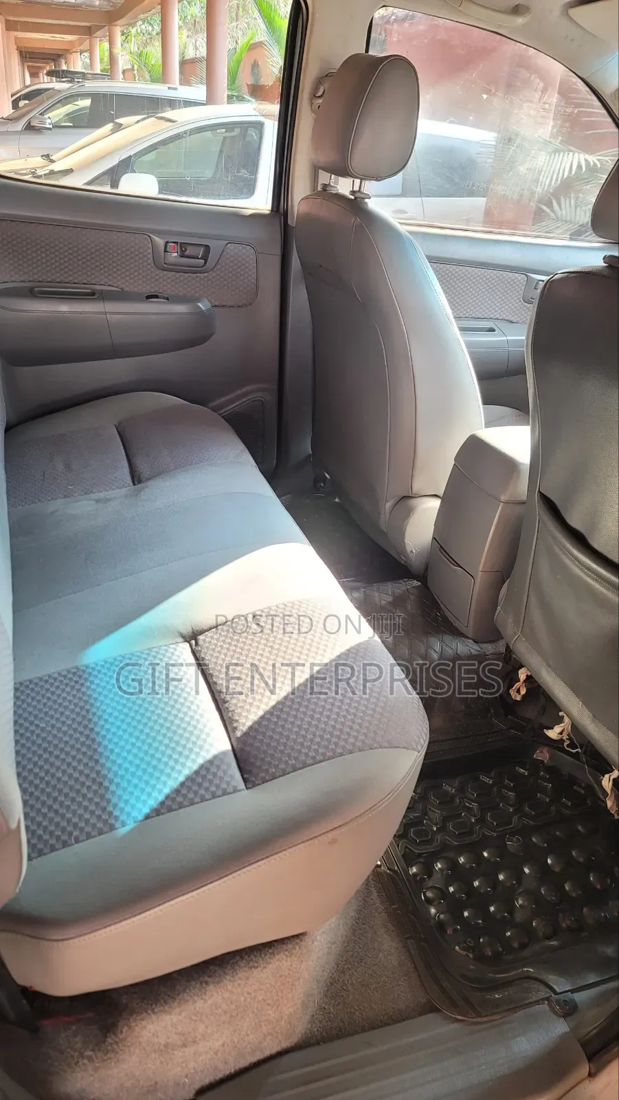 Toyota Hilux 2012 Silver