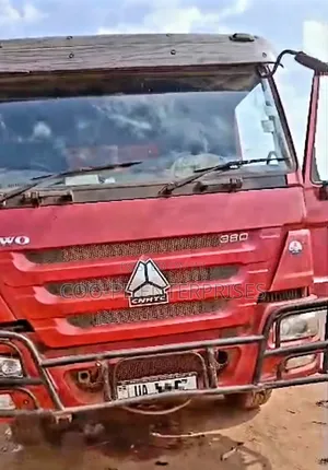 Sinotruck 12 Tyres at 180m