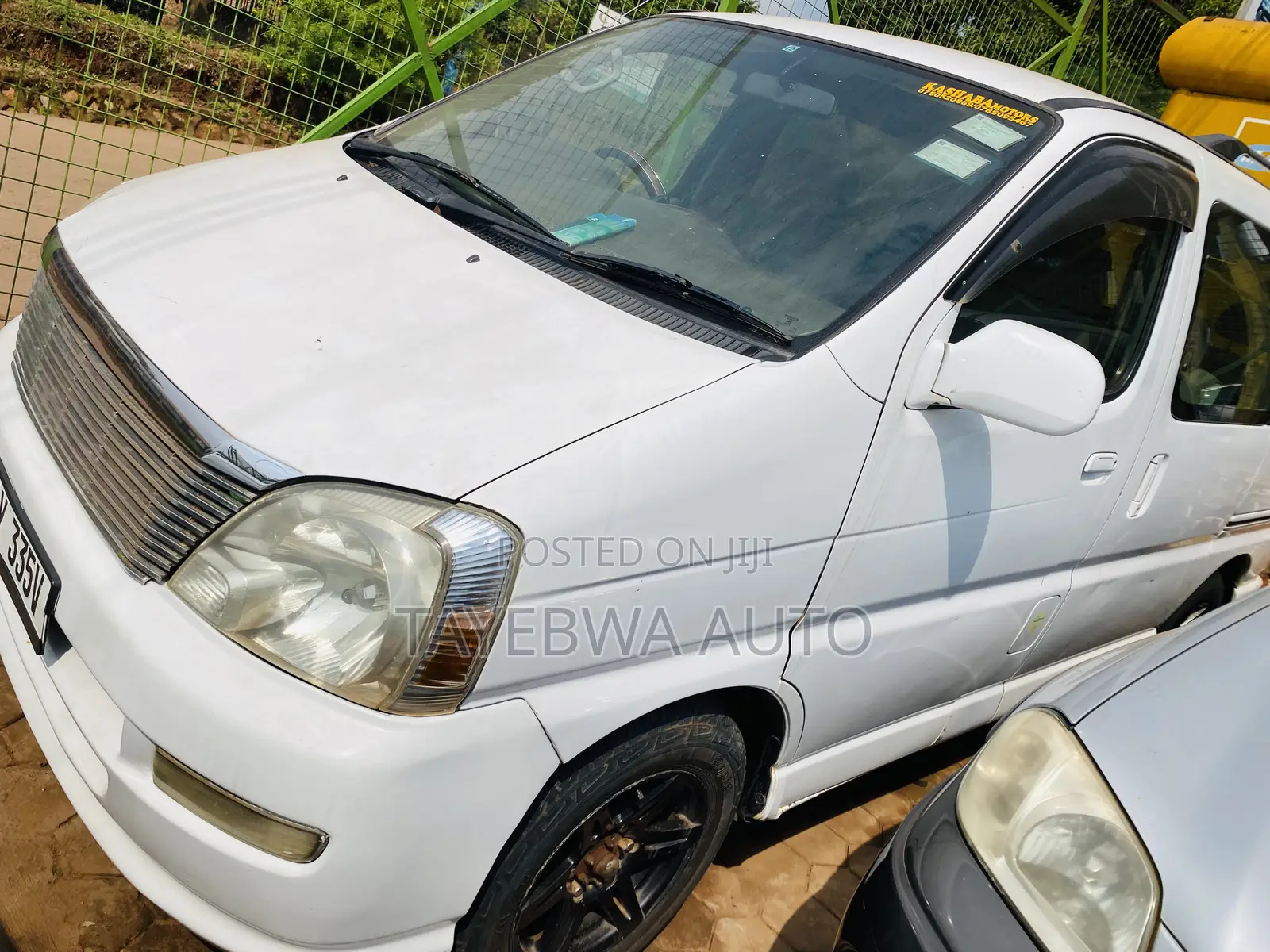 Toyota Regius 1998