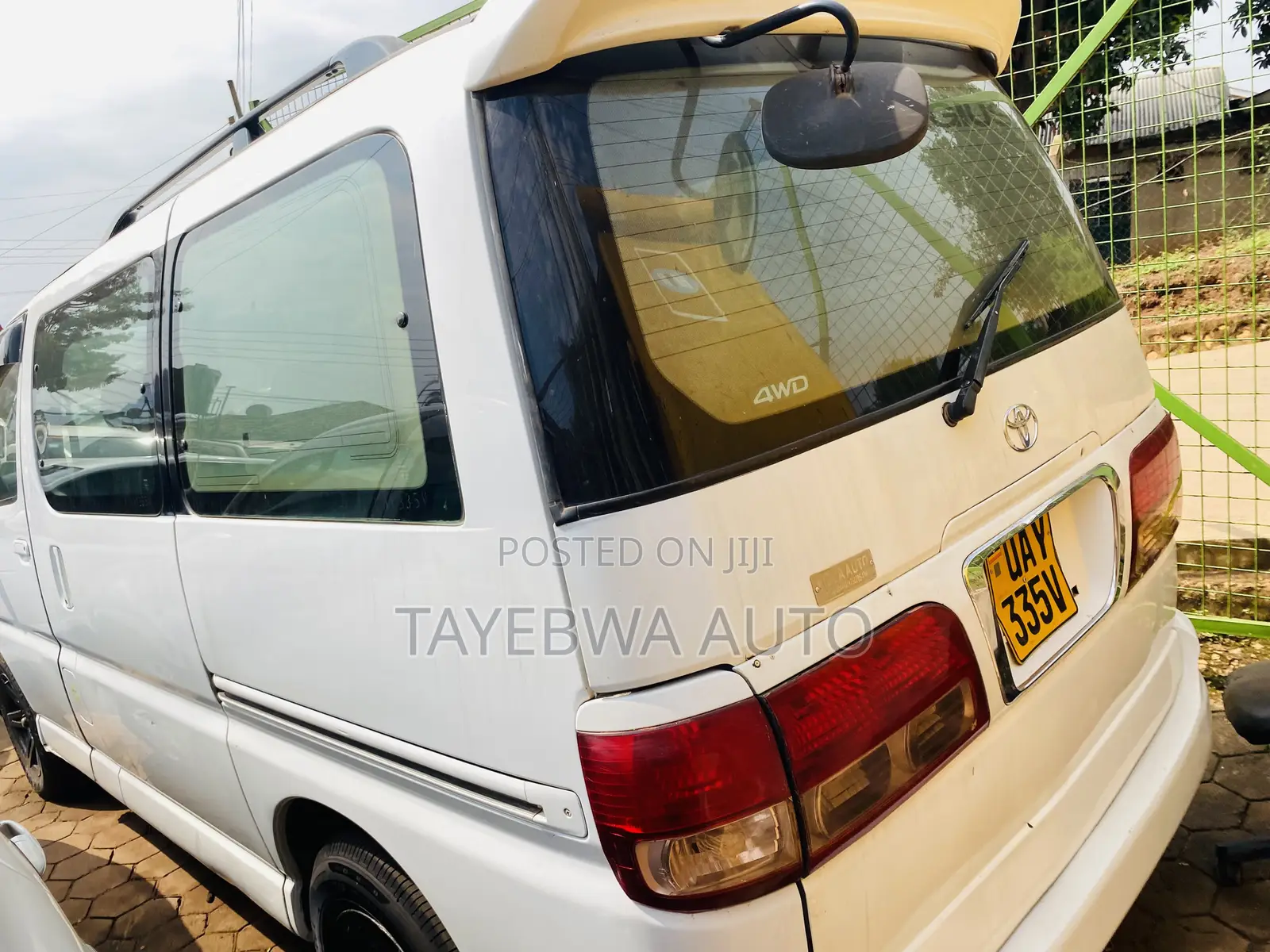 Toyota Regius 1998