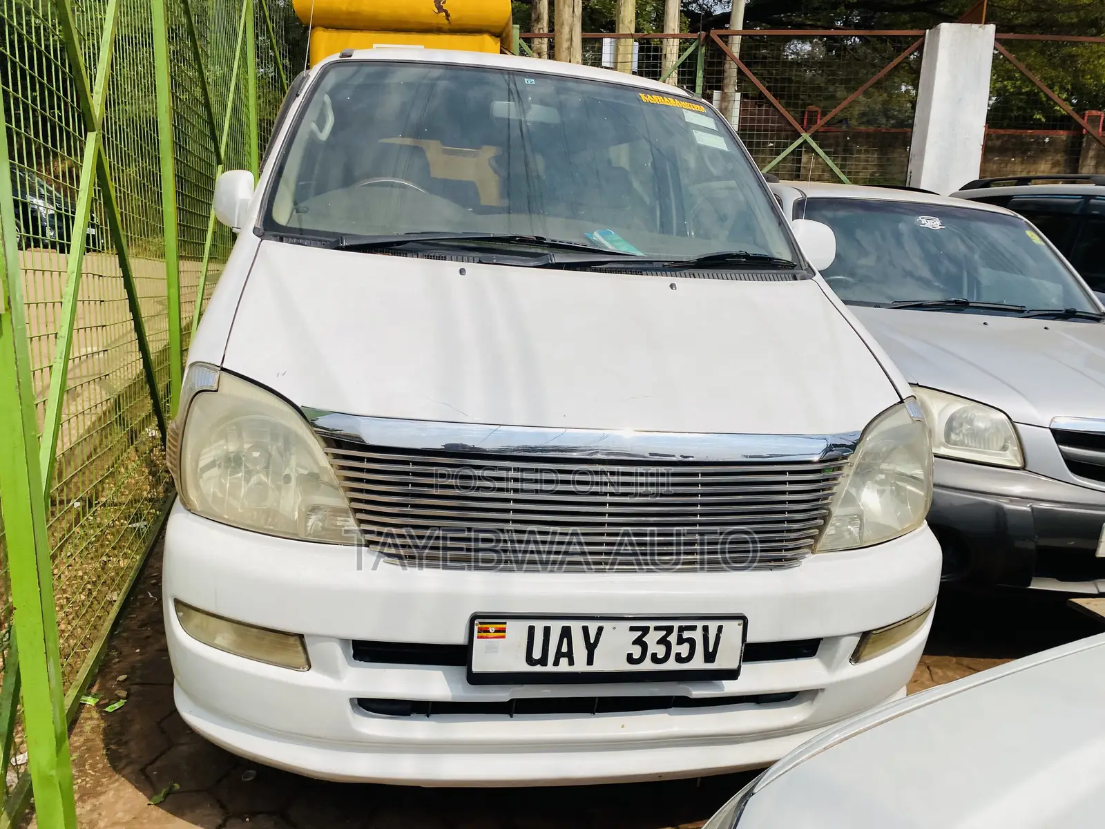 Toyota Regius 1998