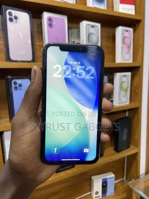 Apple iPhone 11 64 GB Black