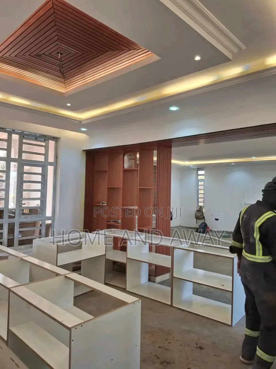 Kitchen/Modern County Kitchen Cabinets 1,100,000/- Per Running Meter