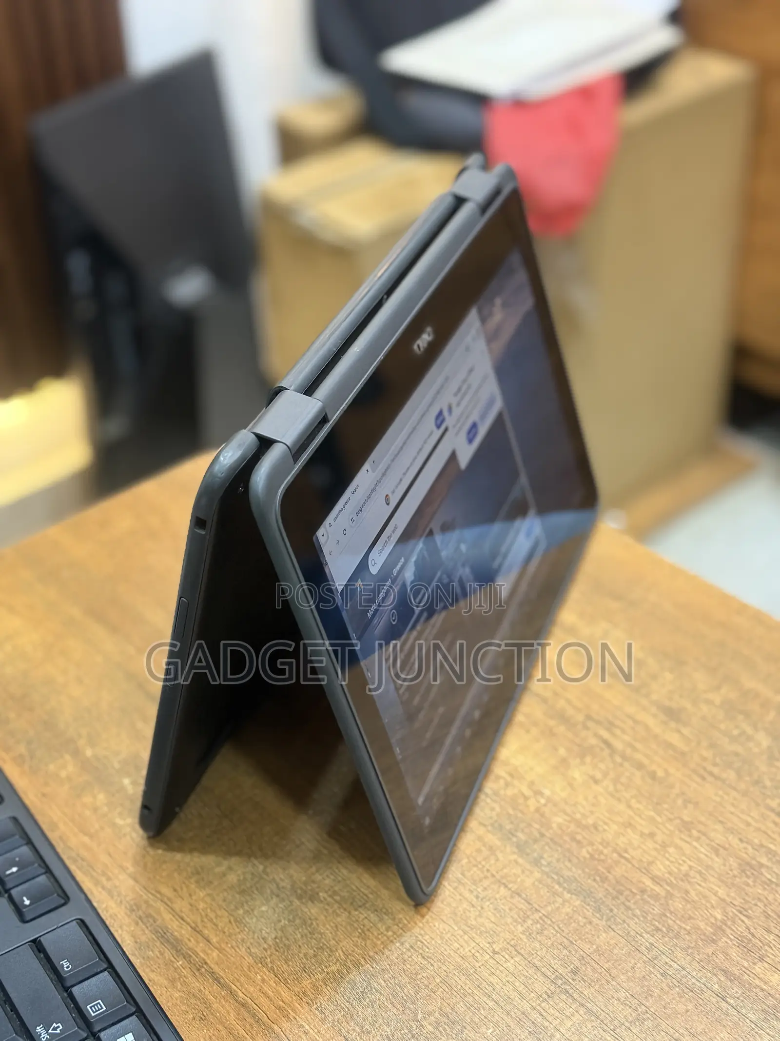 New Laptop Dell Latitude 3190 2-in-1 4GB Intel Celeron SSD 128GB