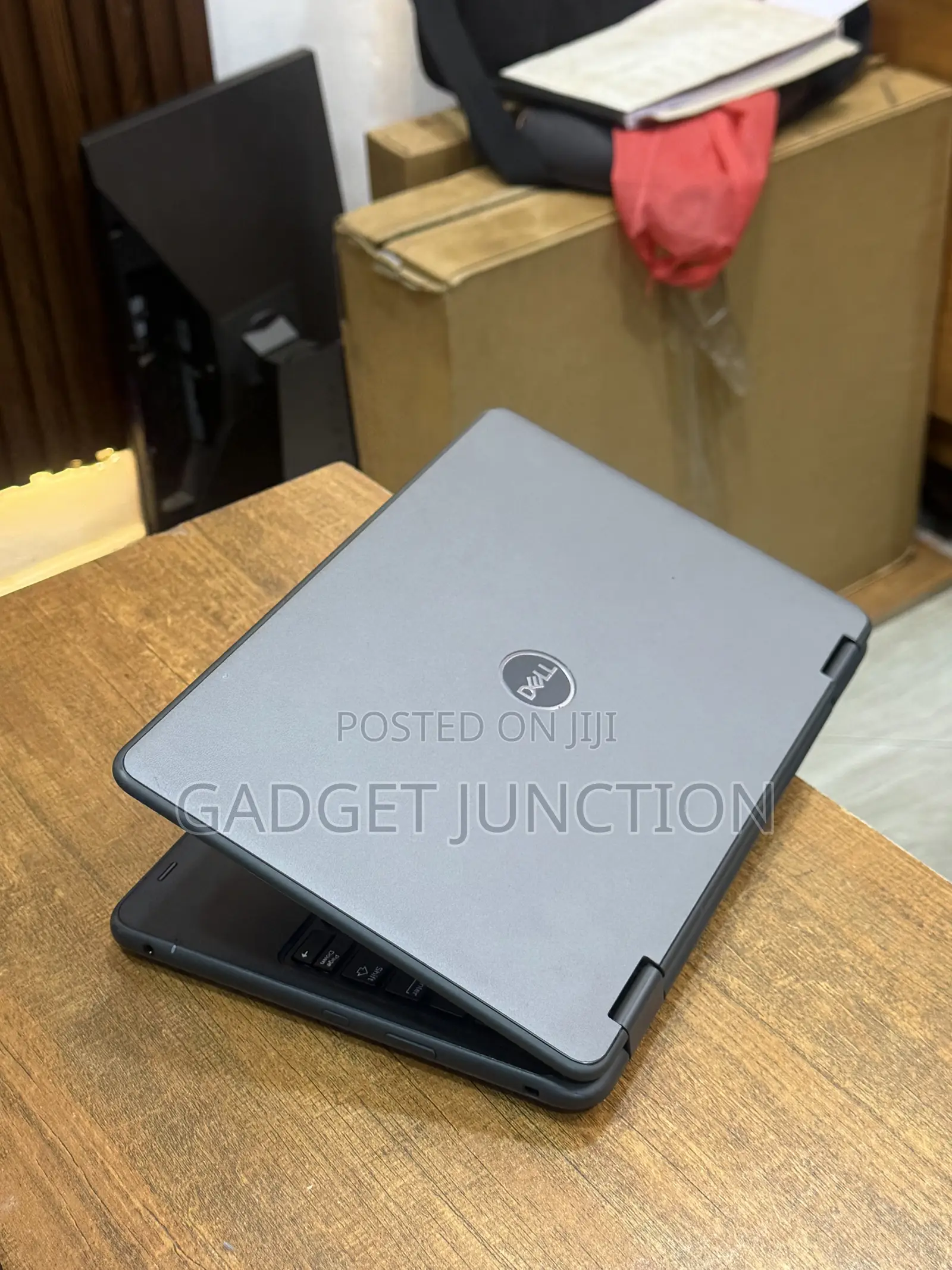 New Laptop Dell Latitude 3190 2-in-1 4GB Intel Celeron SSD 128GB