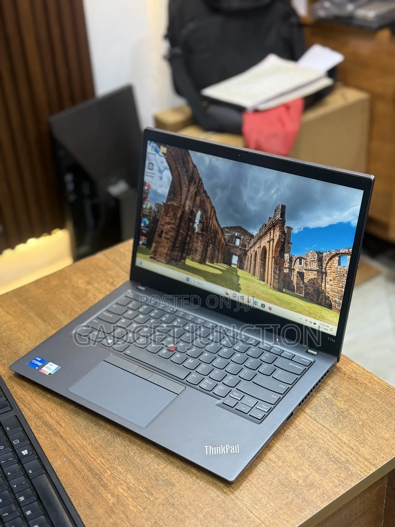 New Laptop Lenovo ThinkPad T14 8GB Intel Core i5 SSD 256GB