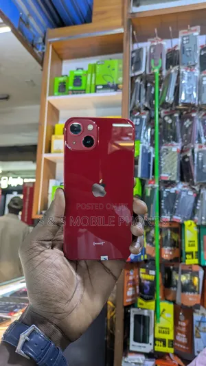 Apple iPhone 13 128 GB Red