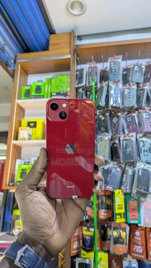 Apple iPhone 13 128 GB Red