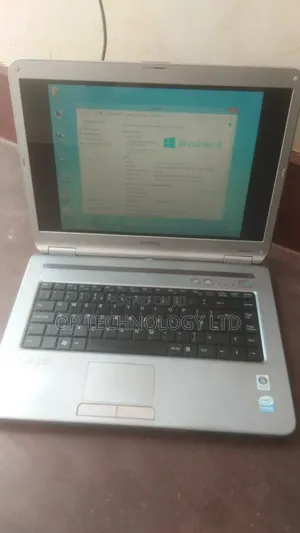 Laptop Sony VAIO E15 SVE1512K1EB 2GB Intel Core 2 Duo HDD 128GB