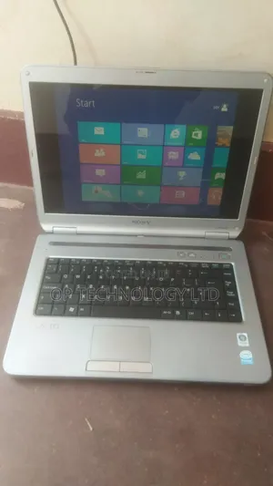 Laptop Sony VAIO E15 SVE1512K1EB 2GB Intel Core 2 Duo HDD 128GB