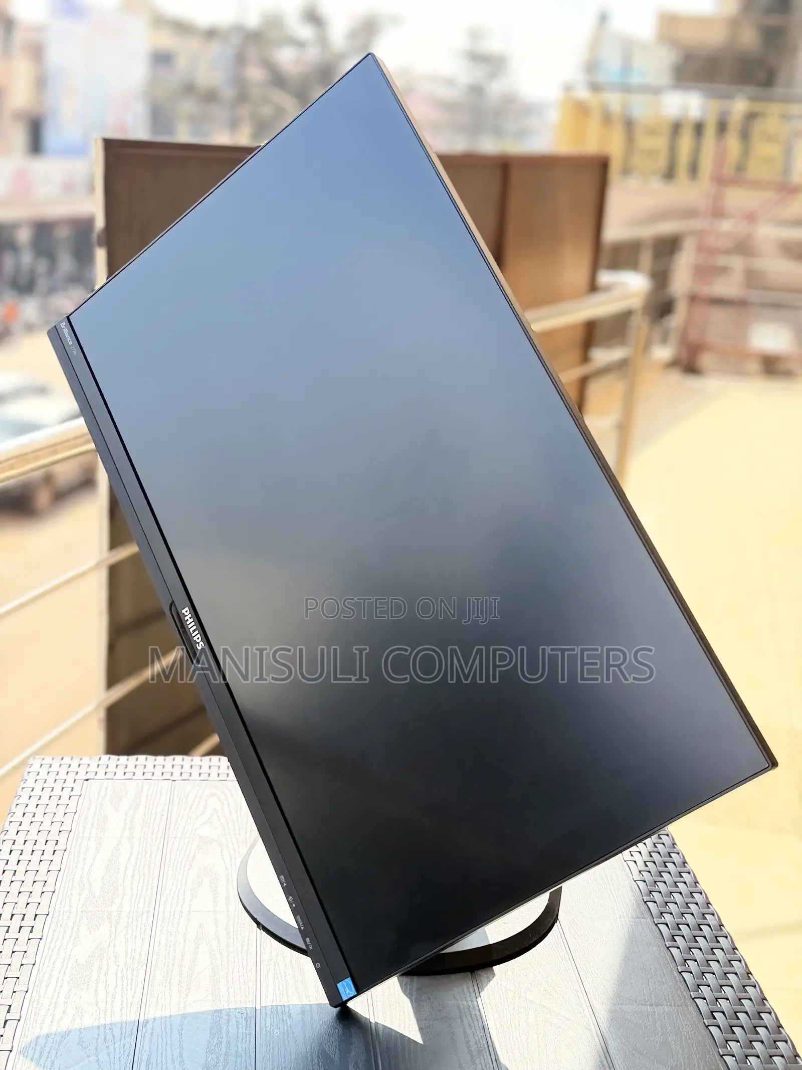 Monitor IPs 27 Inch Screen Philips Type C HDMI DP
