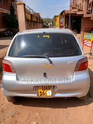 Toyota Vitz 2003 Silver