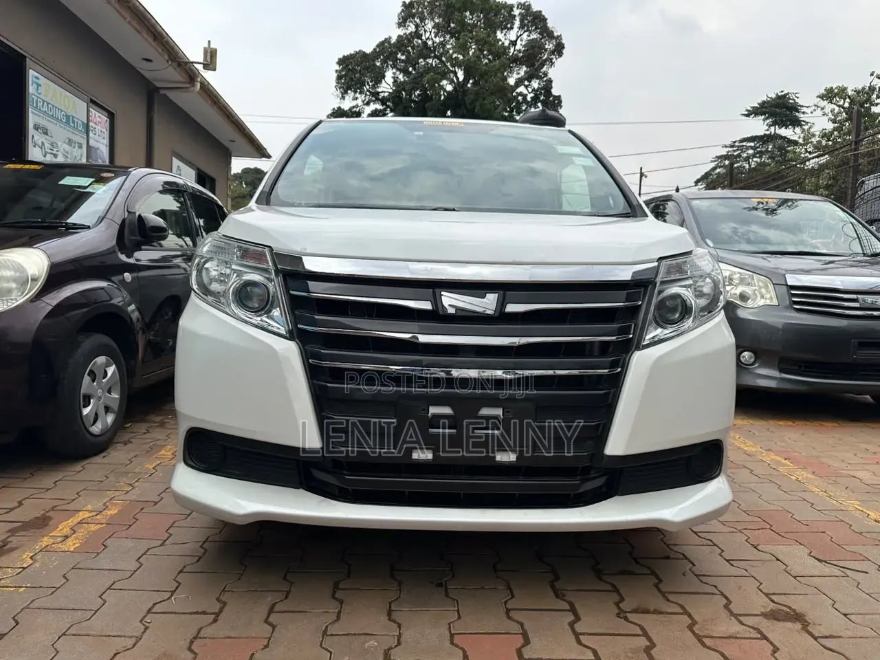 Toyota Noah 2017 White