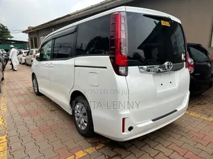 Toyota Noah 2017 White