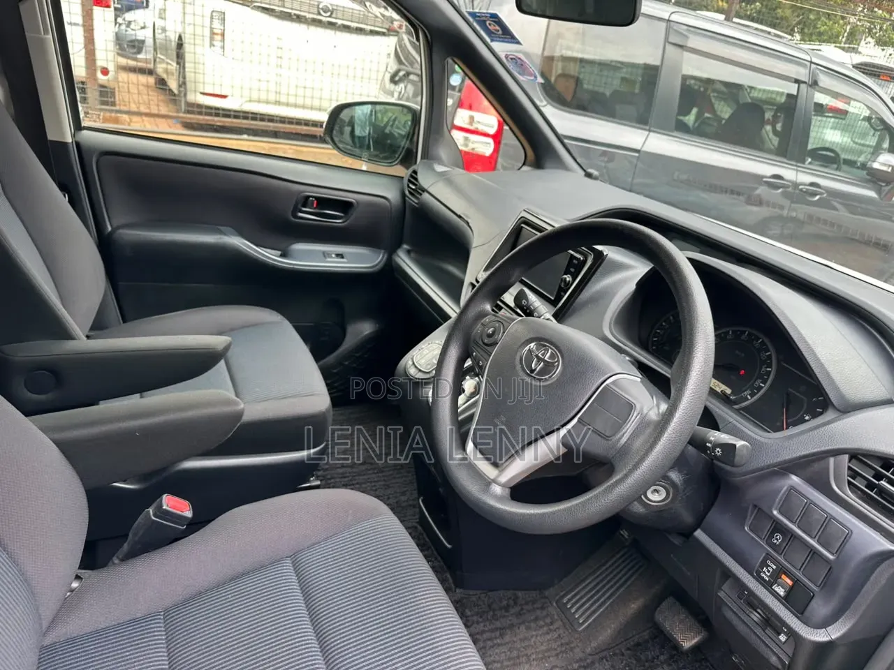 Toyota Noah 2017 White