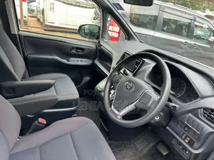 Toyota Noah 2017 White