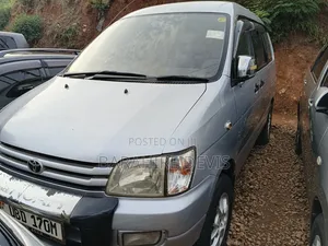 Toyota Noah 2001 Silver