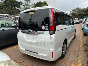 Toyota Noah 2017 White