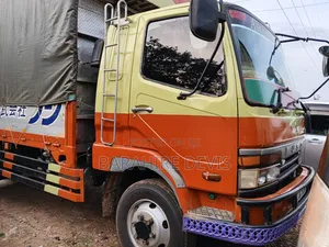 Mitsubishi 2000 Orange