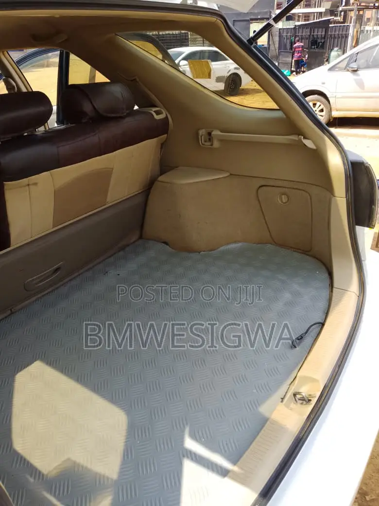 Toyota Harrier 1997 White
