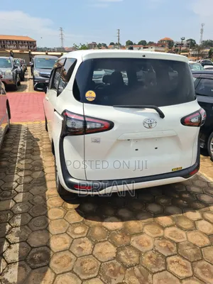 Toyota Sienta 2017 White