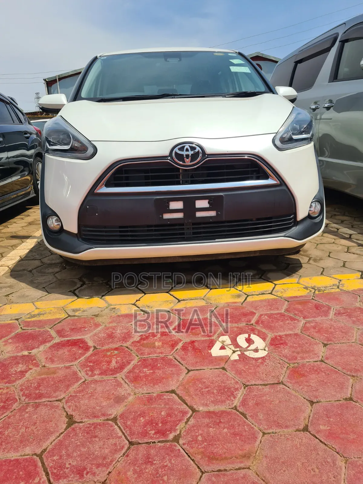 Toyota Sienta 2017 White
