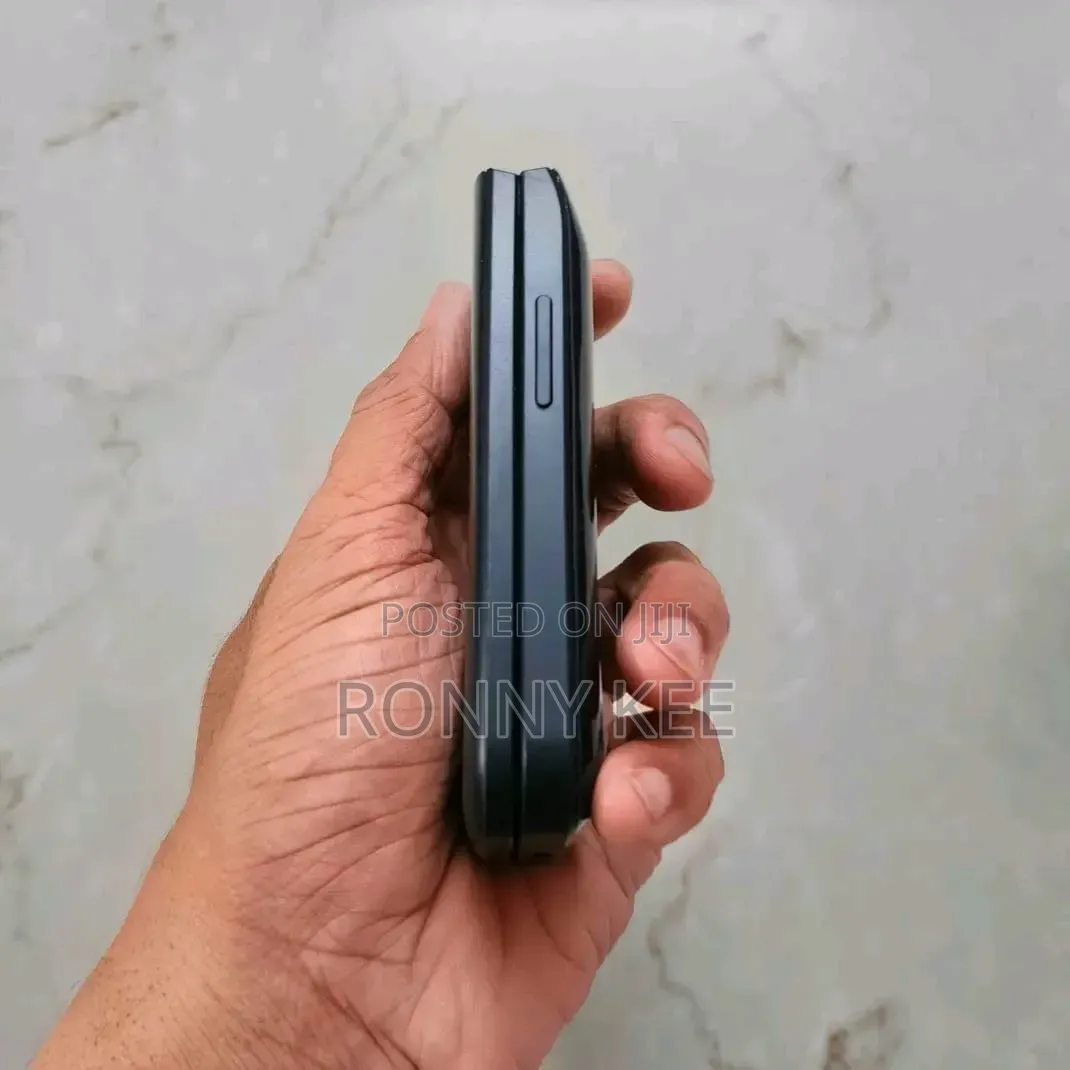 New Nokia 2720 Flip 512 GB Black