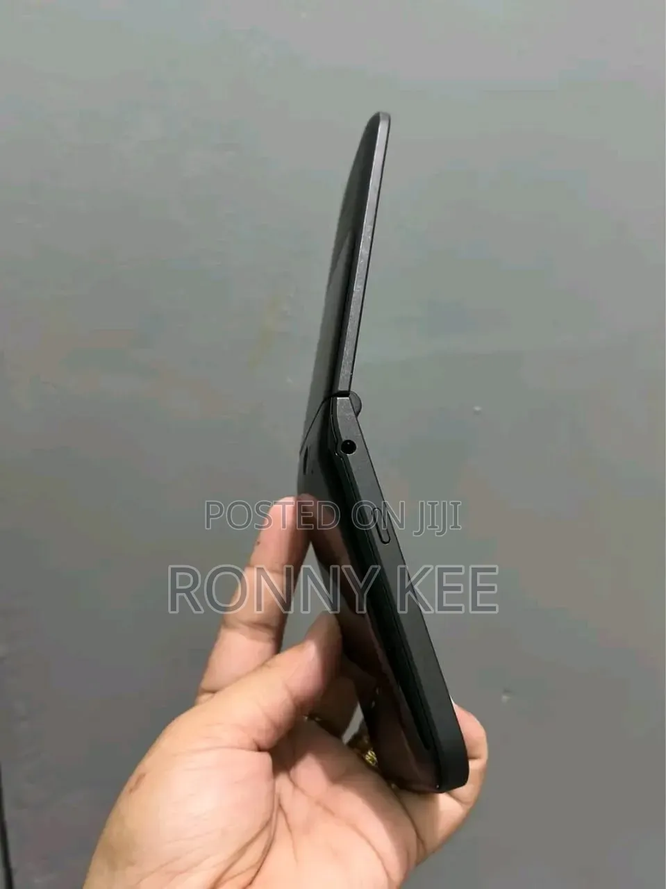 New Nokia 2720 Flip 512 GB Black