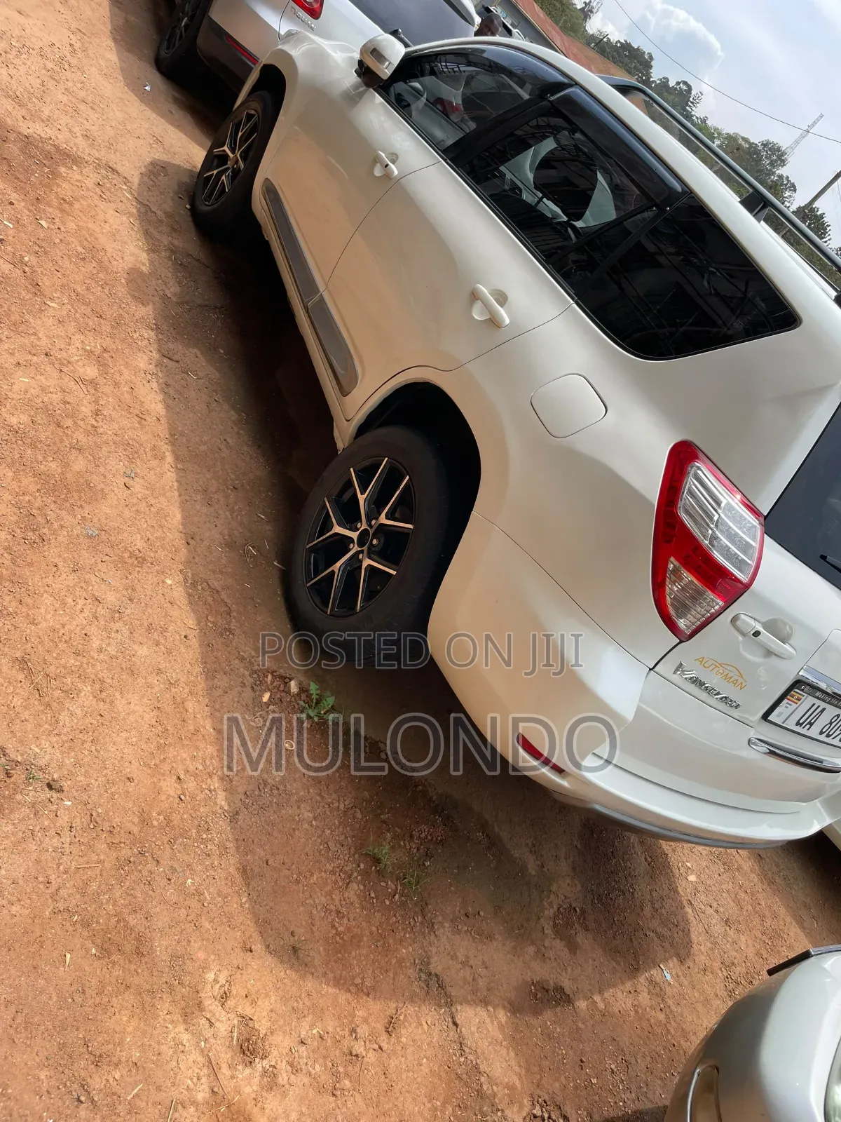 Toyota Vanguard 2010 White