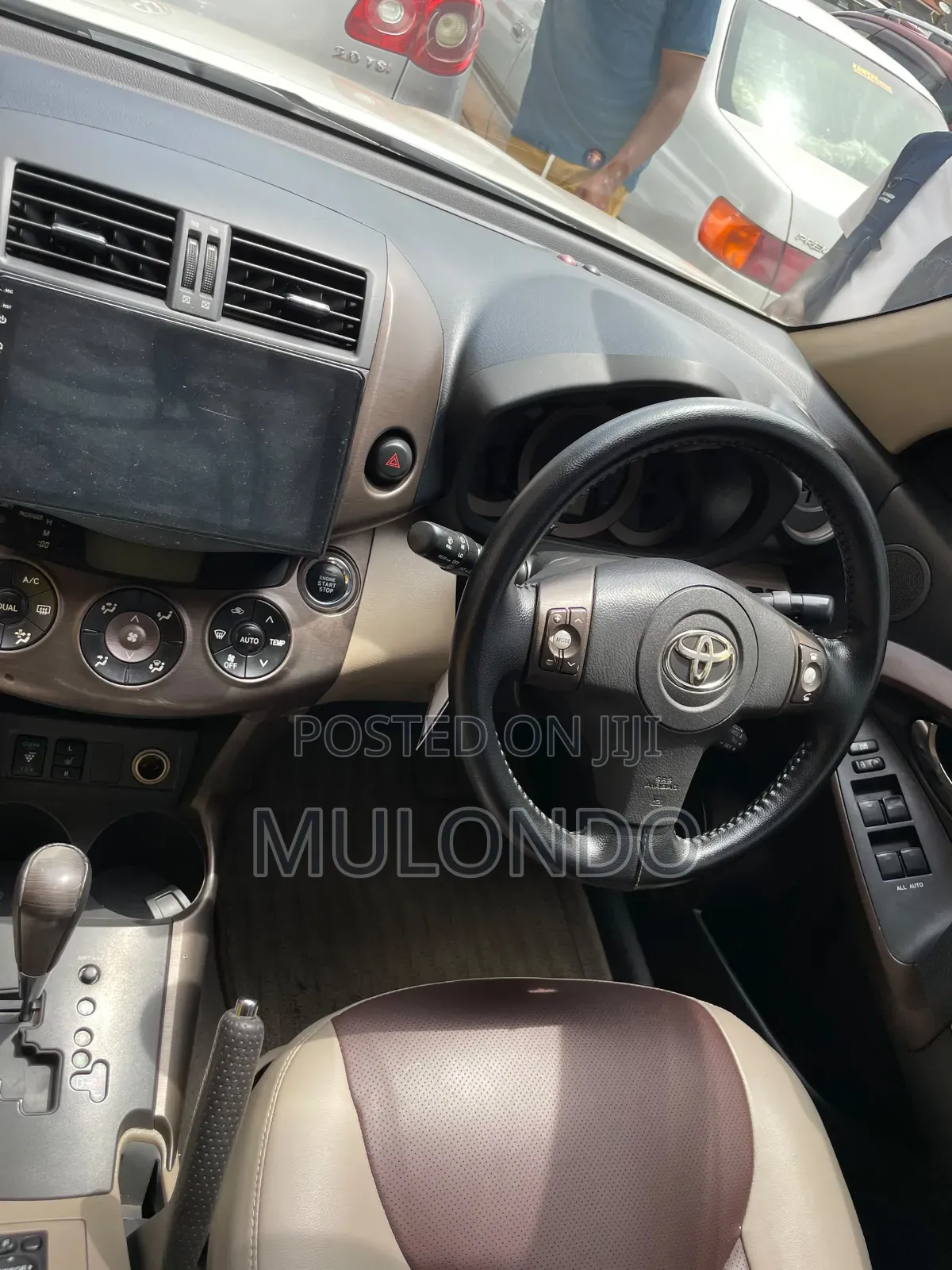 Toyota Vanguard 2010 White
