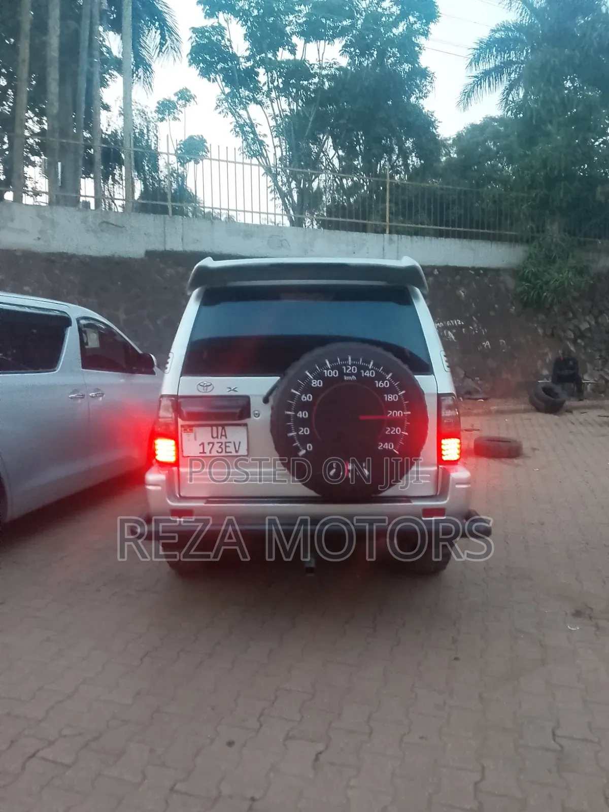 Toyota Land Cruiser 1999 Silver