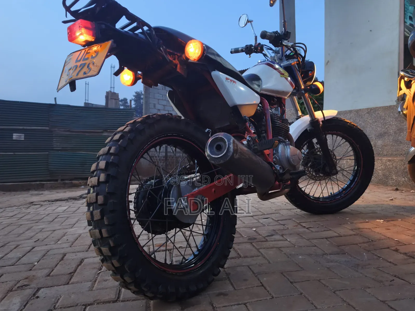 Honda 2000 Black
