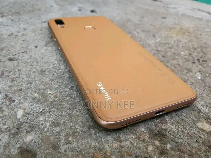 Huawei Y6 32 GB Gold