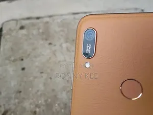 Huawei Y6 32 GB Gold