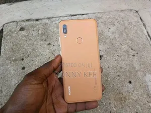 Huawei Y6 32 GB Gold
