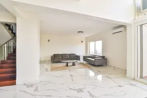 Furnished 4bdrm Penthouse in Near Acacia Mall, Central Division