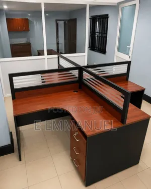 Four Seater Workstation