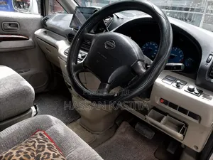 Nissan Serena 2000 Beige