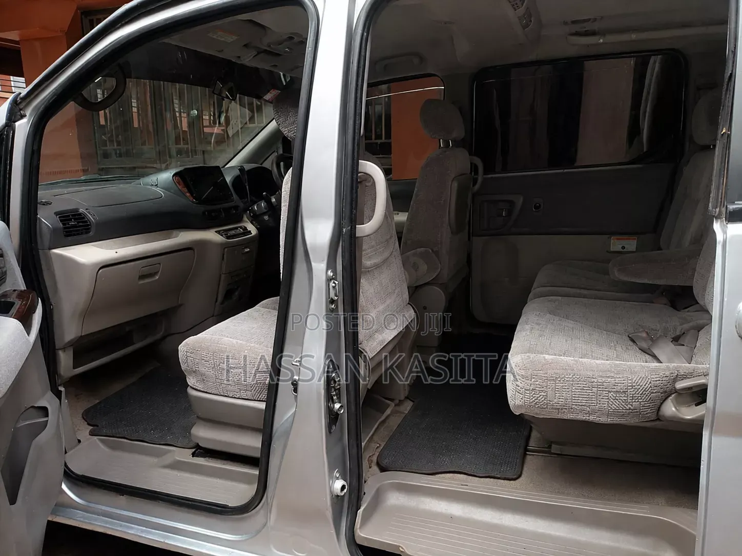 Nissan Serena 2000 Beige
