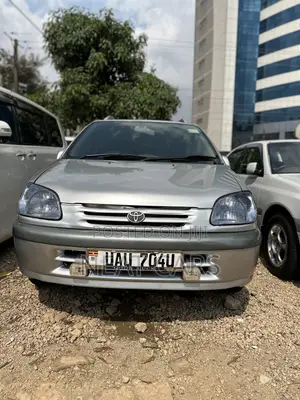 Toyota Raum 2002 Silver