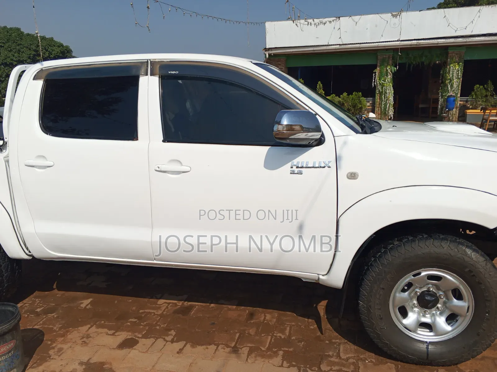 Toyota Hilux 2012 White