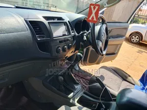 Toyota Hilux 2012 White