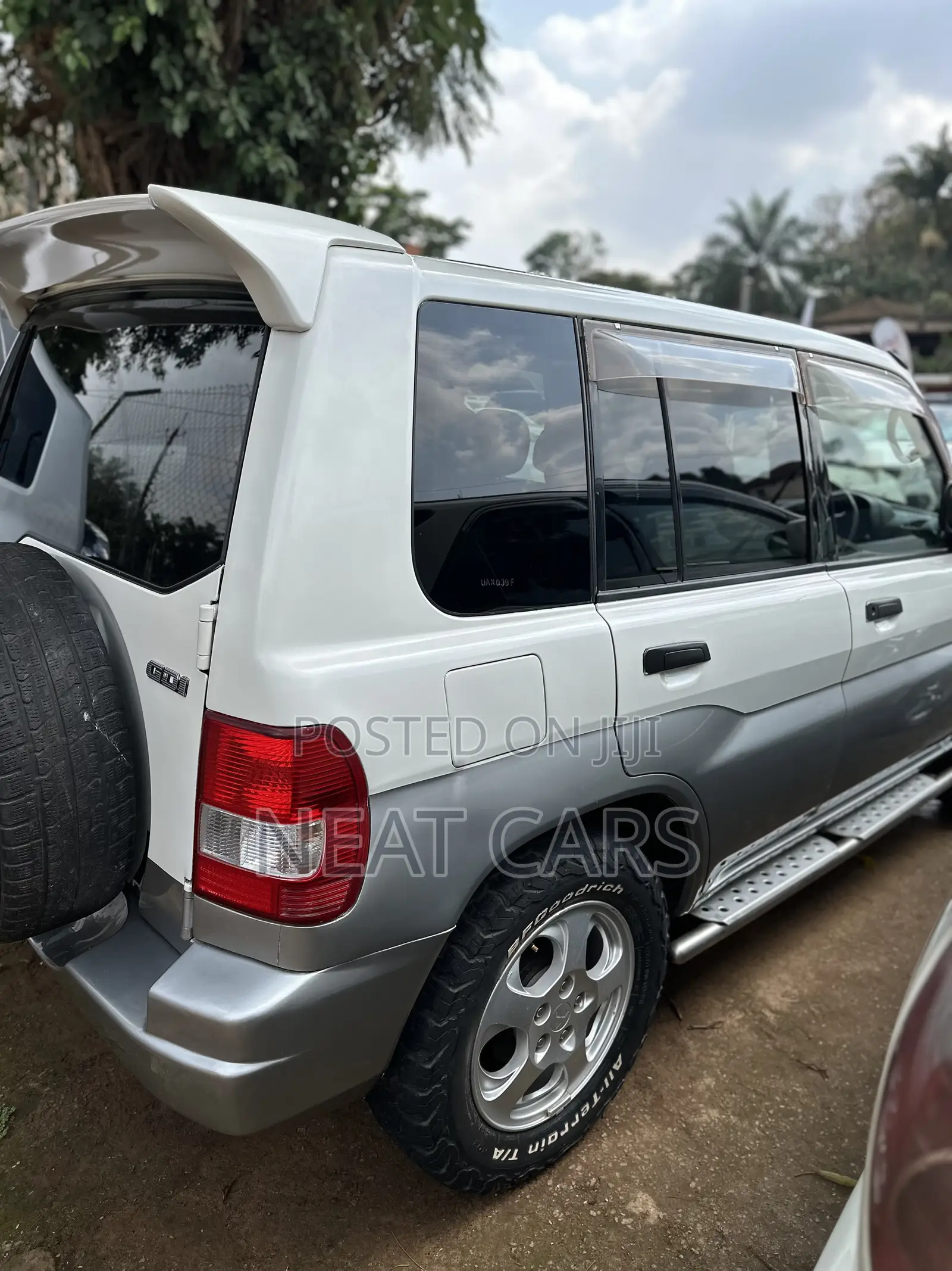 Mitsubishi Pajero IO 2006