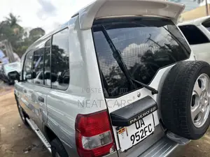 Mitsubishi Pajero IO 2006