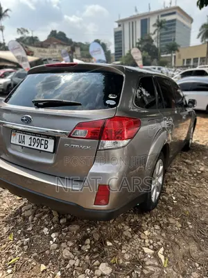 Subaru Outback 2011 Gold